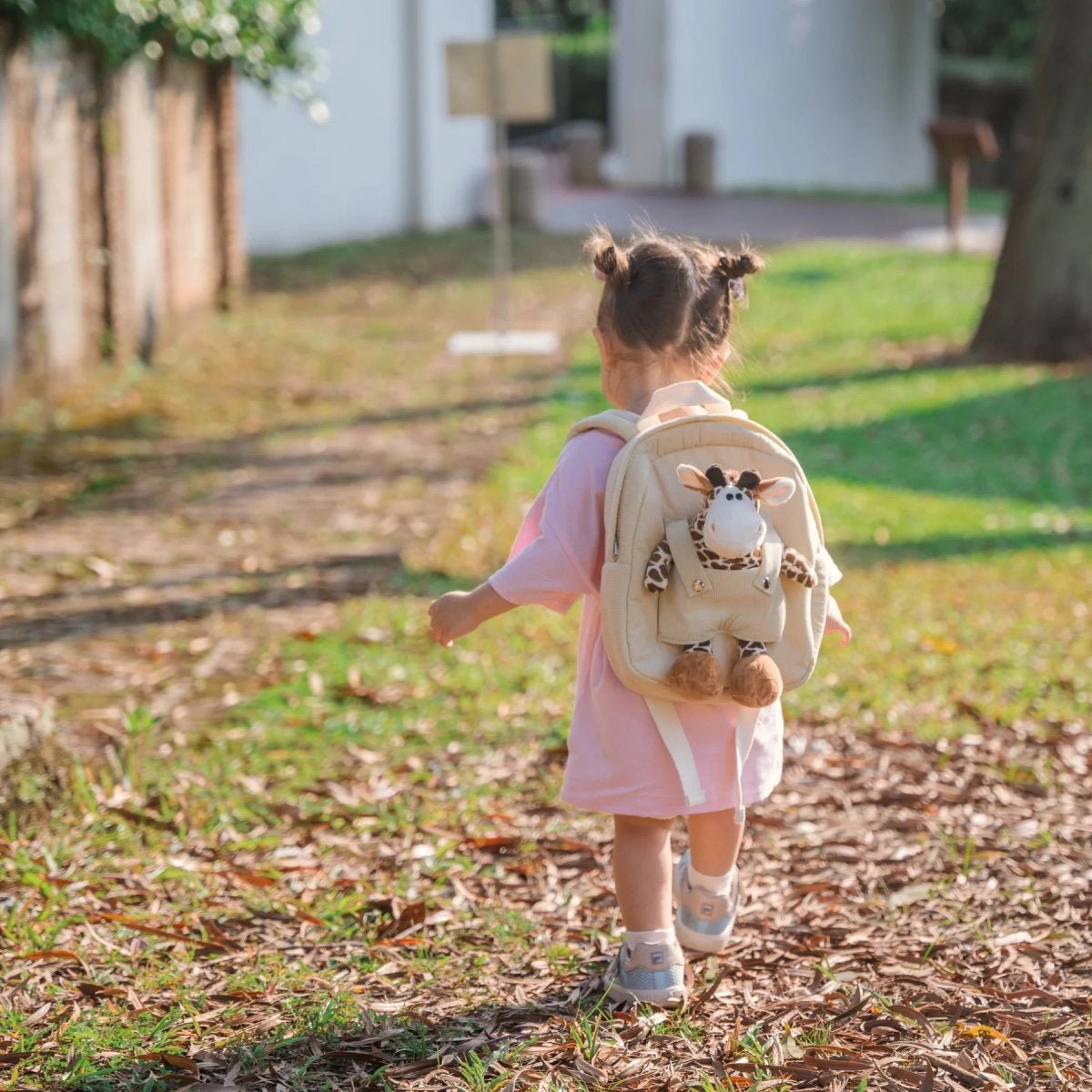 Giraffe Backpack - BetterThanFlowers