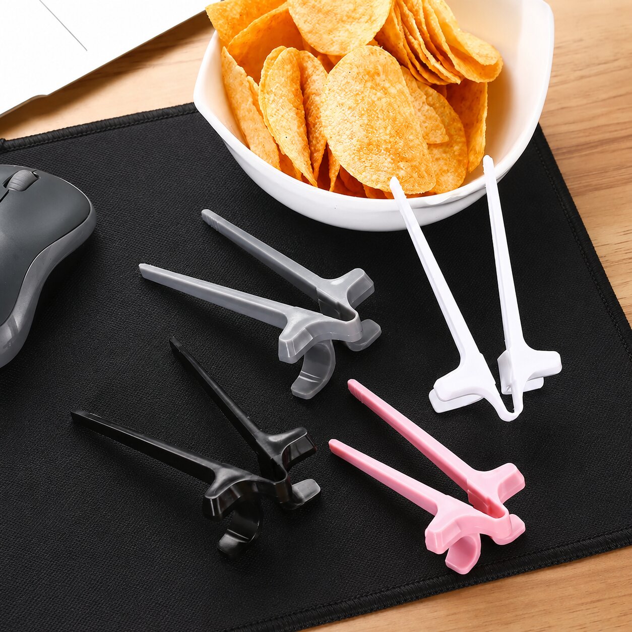 Hands-Free Snack Tongs (Multiple Color Options)