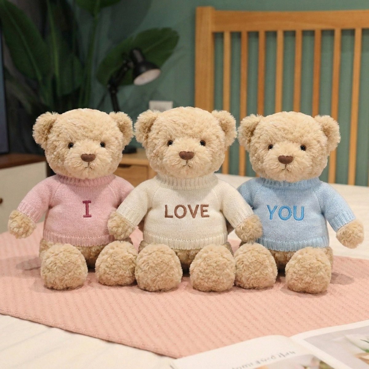 Snuggle Bunnies - Arthur the Bear (Base Product) - BetterThanFlowers