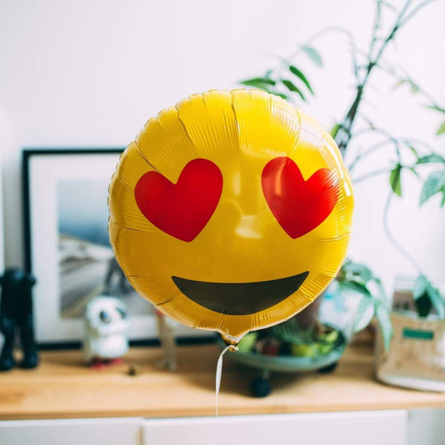 Emoji Heart Eyes Balloon（心心眼 Emoji 氣球） - BetterThanFlowers