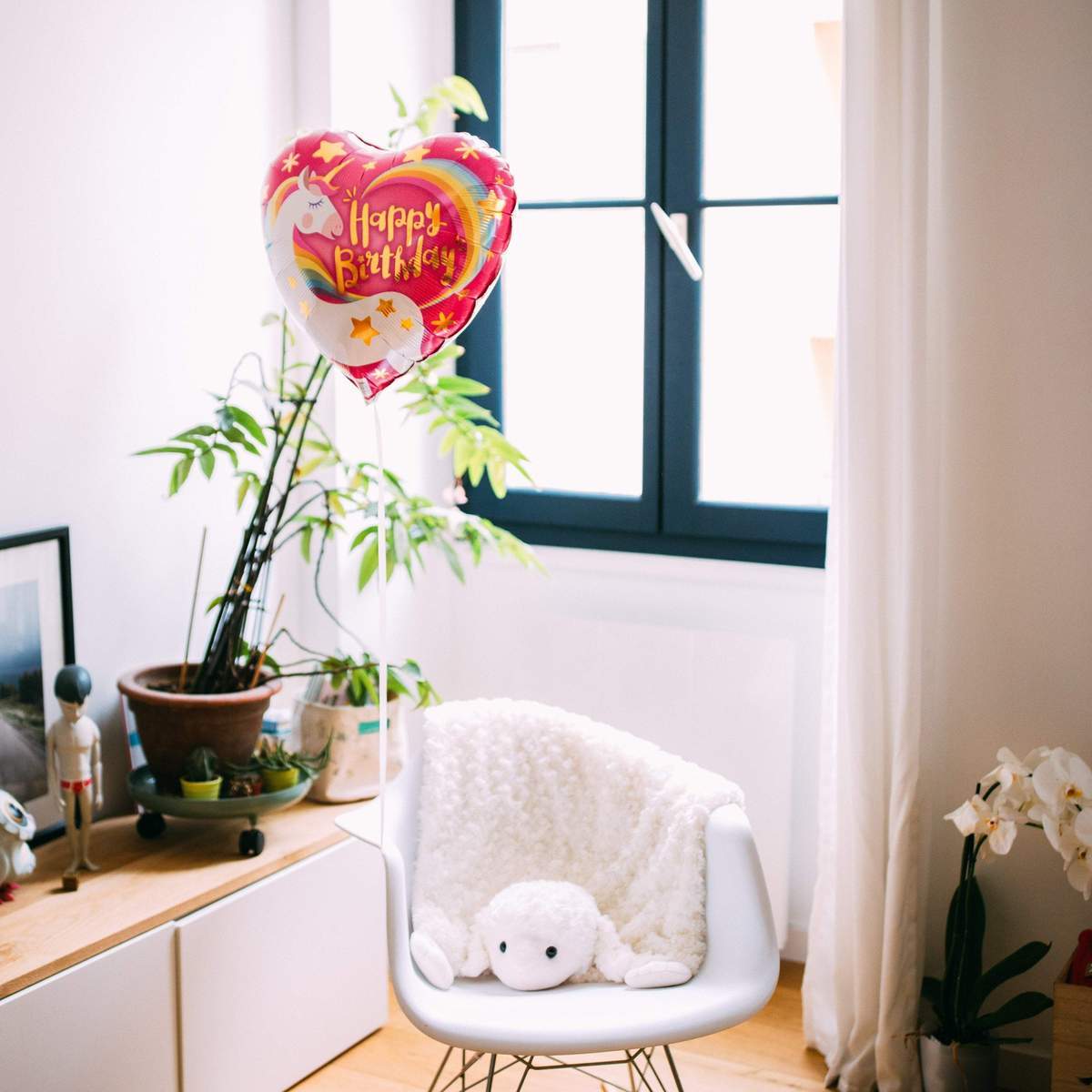 「生日快樂」獨角獸氣球 - BetterThanFlowers